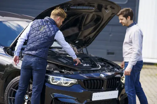 Bezoek een voertuig in voorraad