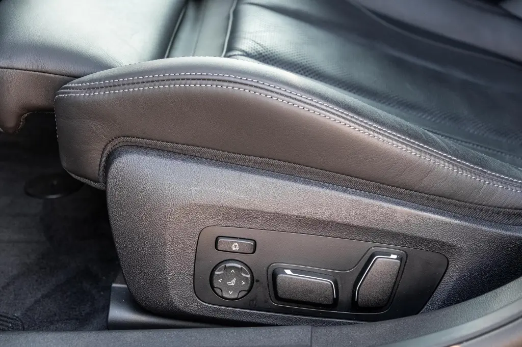 20250327_BMW_M3_TOURING_020.webp