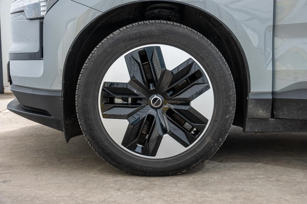 20260403_VOLVO_EX30_006.webp
