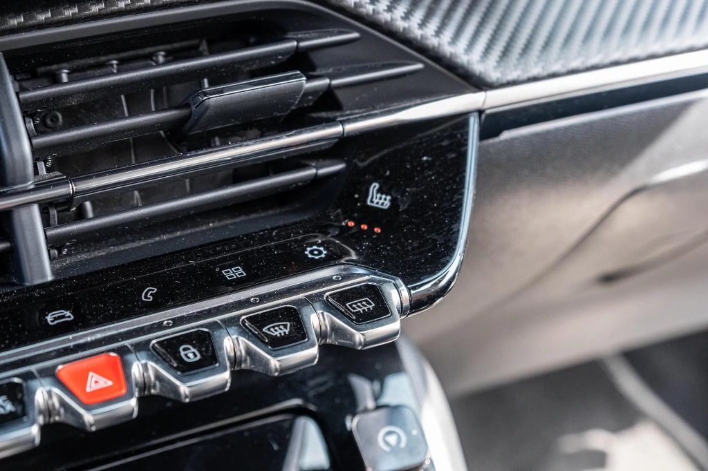 20260409_PEUGEOT_2008_GT_012.webp
