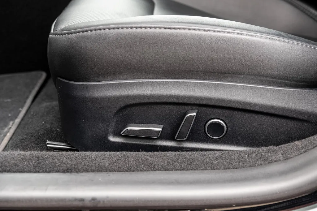 20260327_TESLA_MODEL_3_015.webp