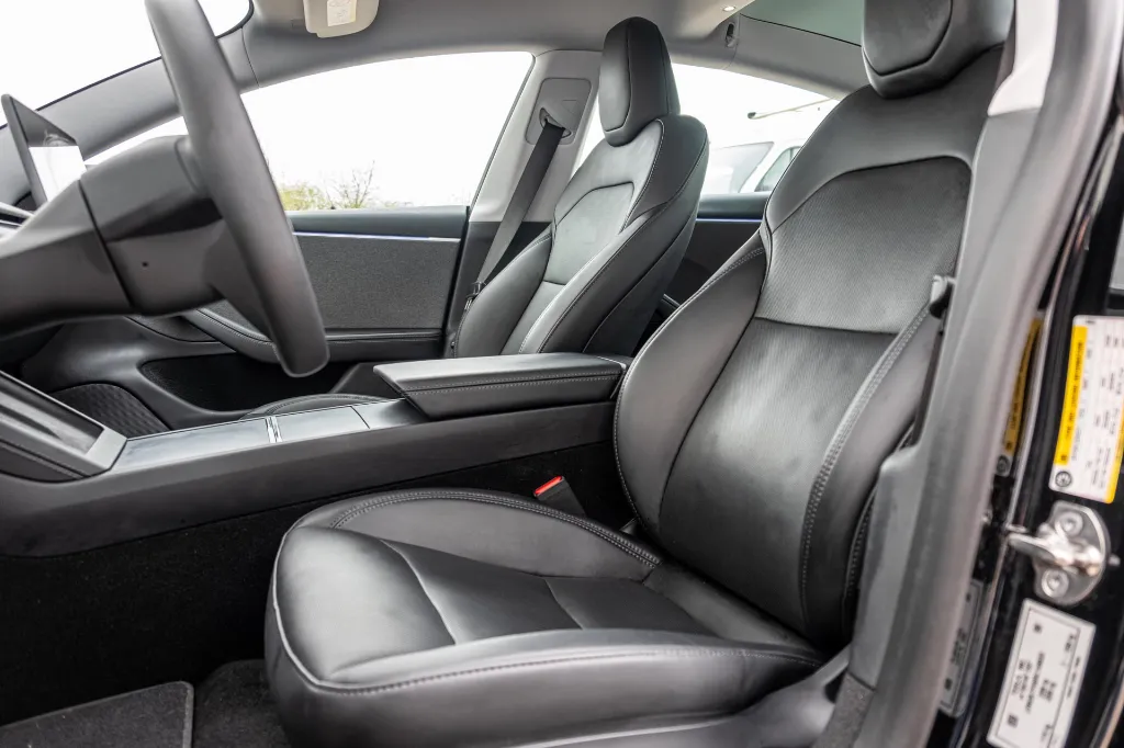 20260327_TESLA_MODEL_3_008.webp