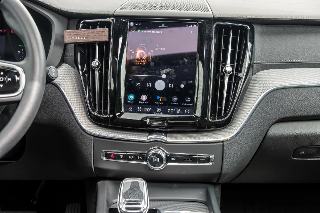 20260410_VOLVO_XC_60_T6_010.webp
