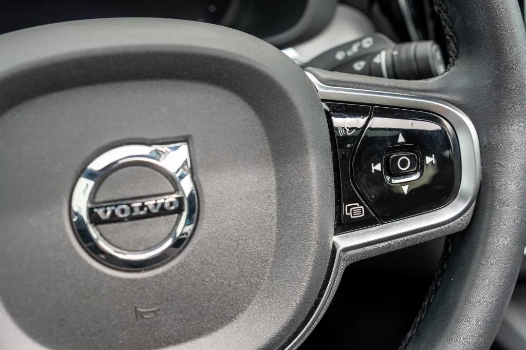 20260410_VOLVO_XC_60_T6_033.webp