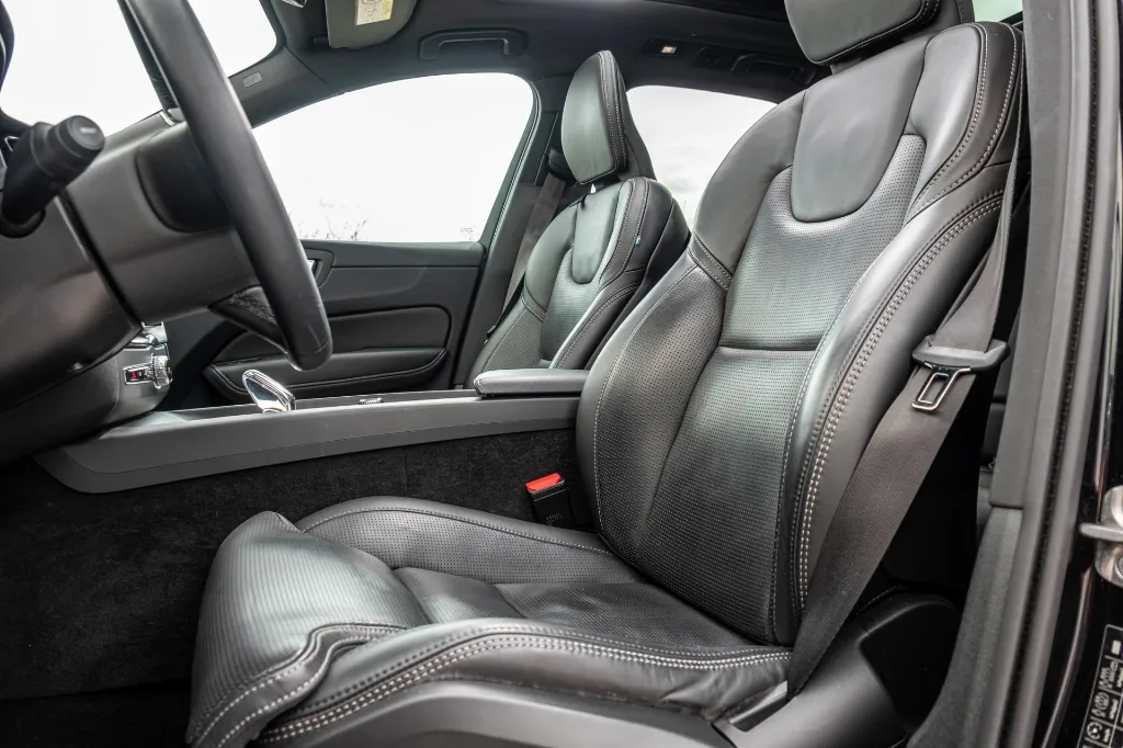 20260410_VOLVO_XC_60_T6_008.webp