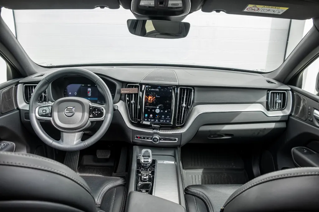 20260410_VOLVO_XC_60_T6_007.webp
