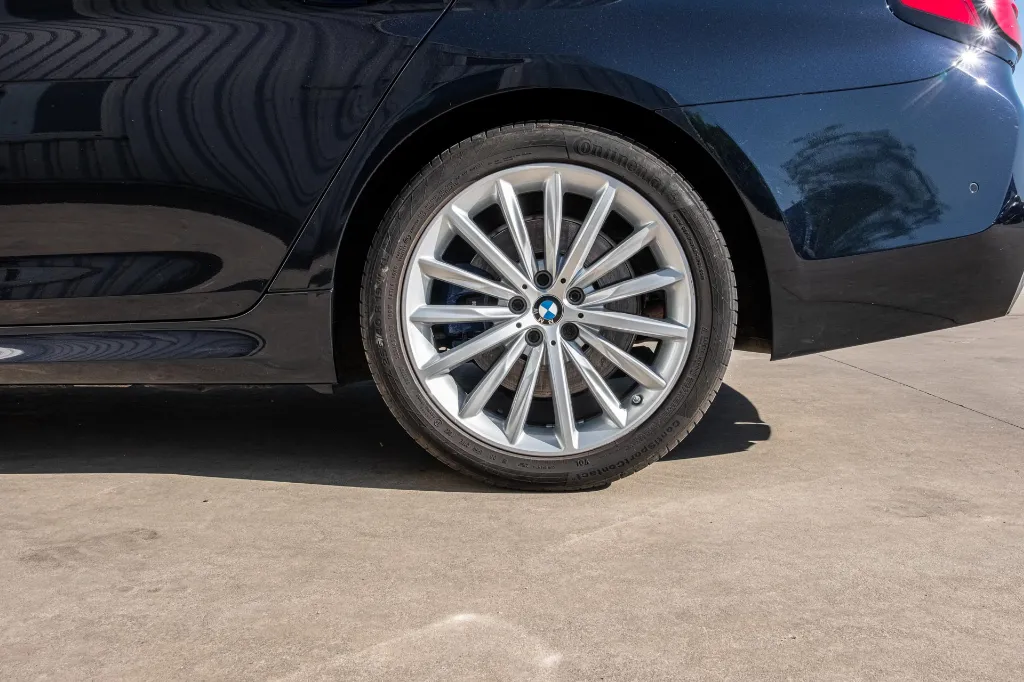 20260429_BMW_530E_080.webp