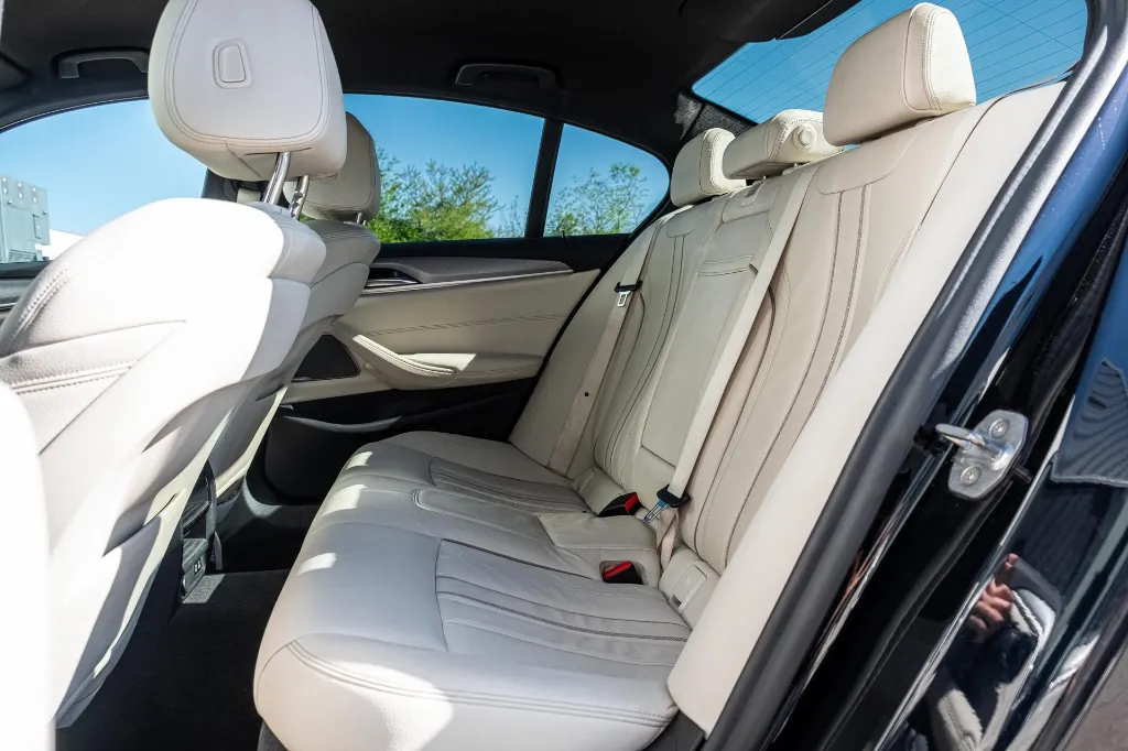 20260429_BMW_530E_009.webp