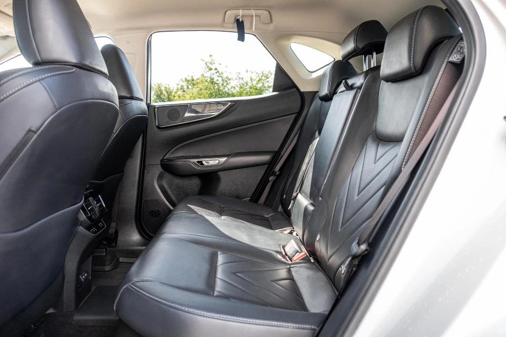 20260513LEXUS_NX450H_009.webp