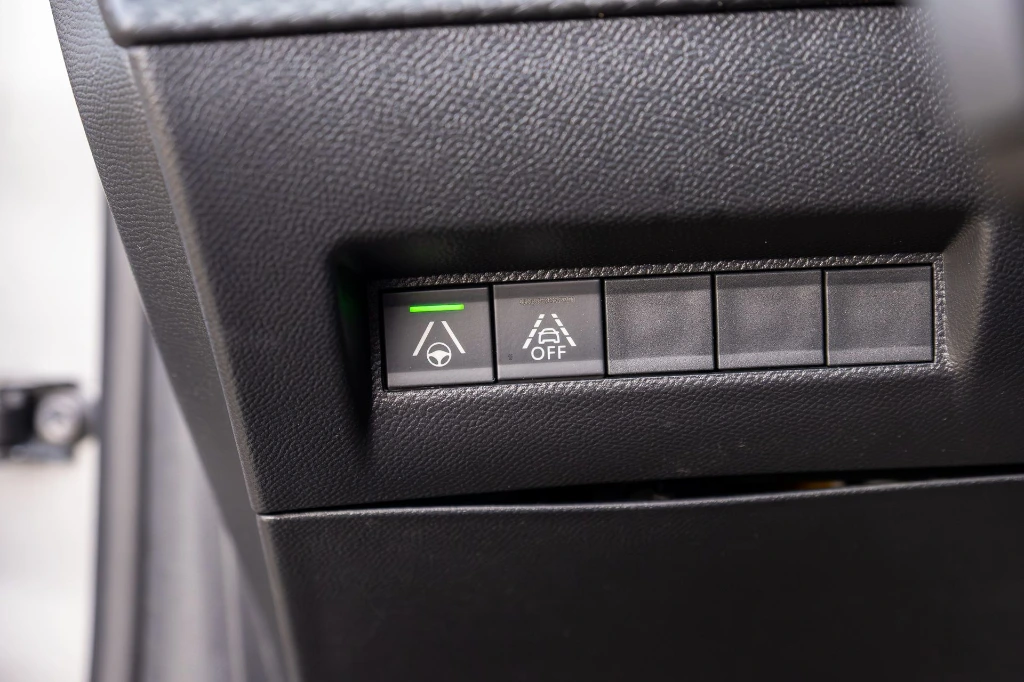 20251218_PEUGEOT_208E_025.webp