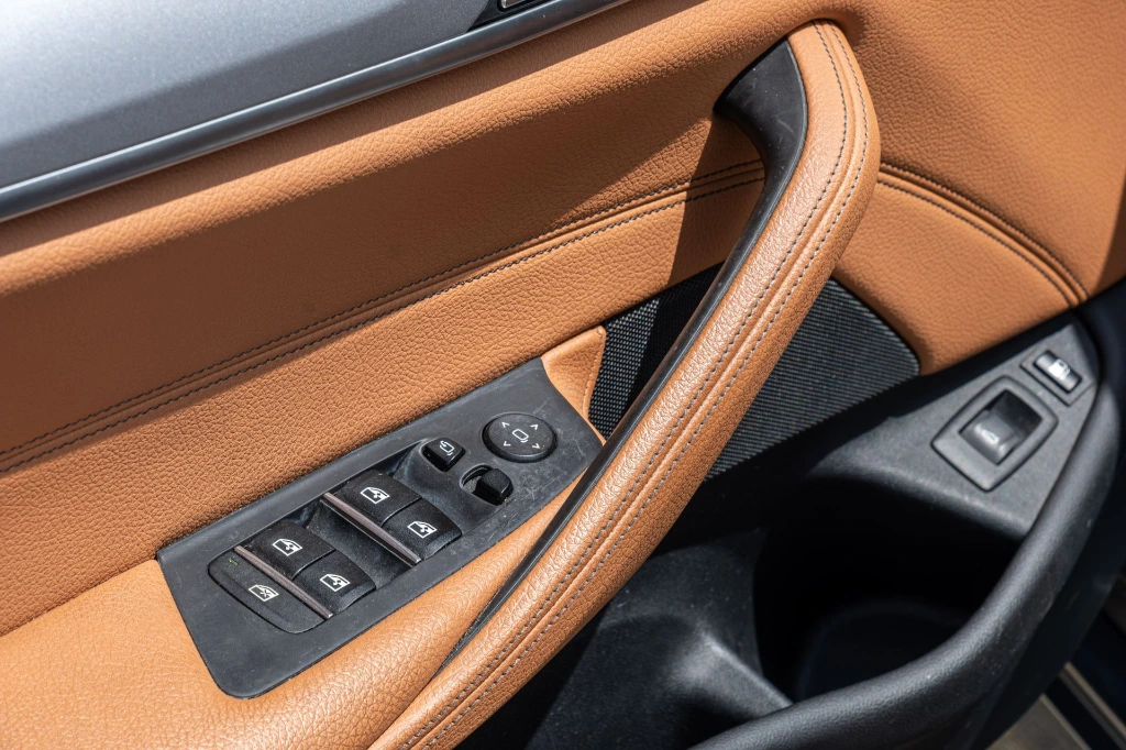 20260615_BMW_530E_032.webp