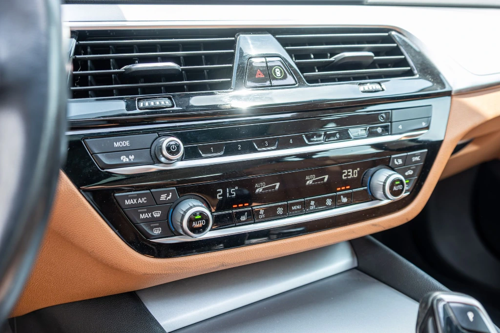 20260615_BMW_530E_016.webp