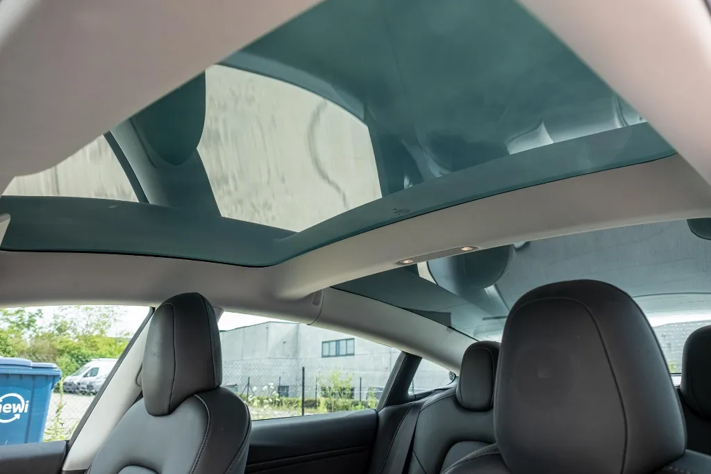 20260710_TESLA_MODEL_3_012.webp