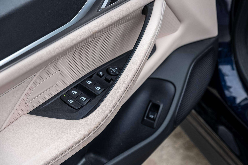 BMW i4 36