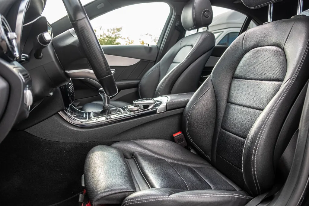 20261016_MERCEDES_C180_008.webp
