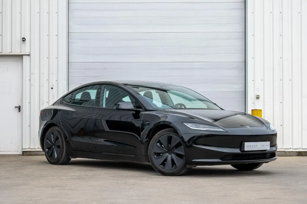 Tesla Model 3 SR Premium