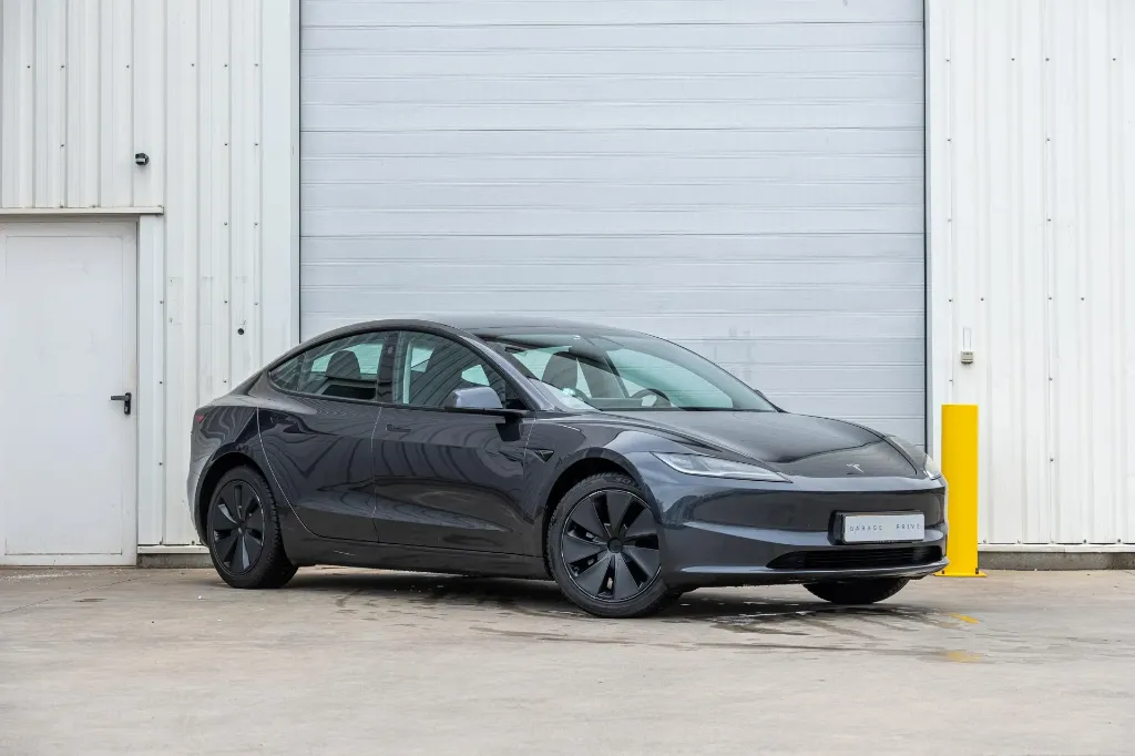 Tesla Model 3 SR Premium