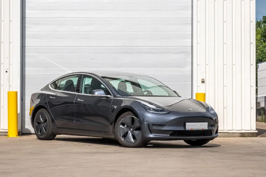Tesla Model 3 Dual Motor Long Range | Vendue