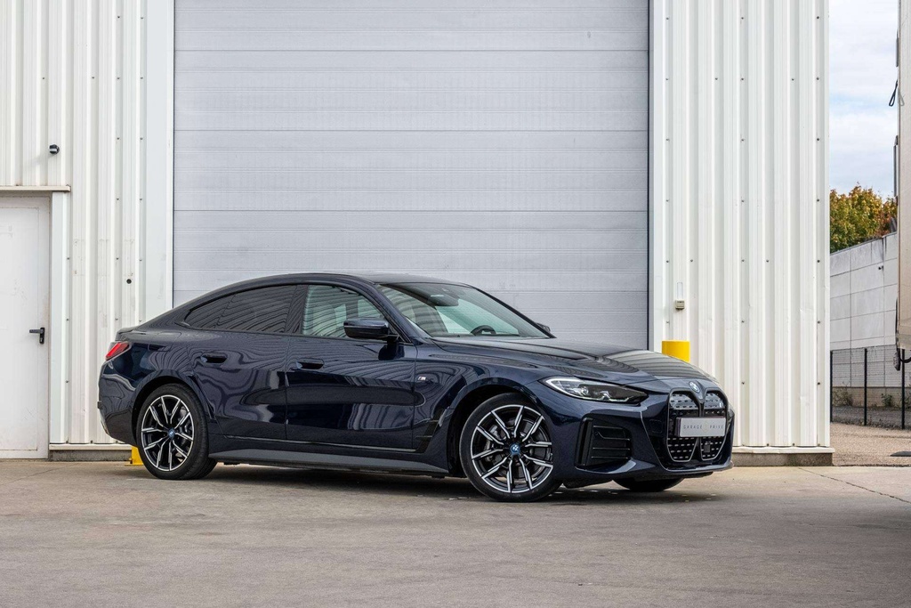 BMW i4 Gran Coupe 83.9 kWh eDrive40 | Pack M | Toit Ouvrant | Att Remorque | GARANTIE 12-60M